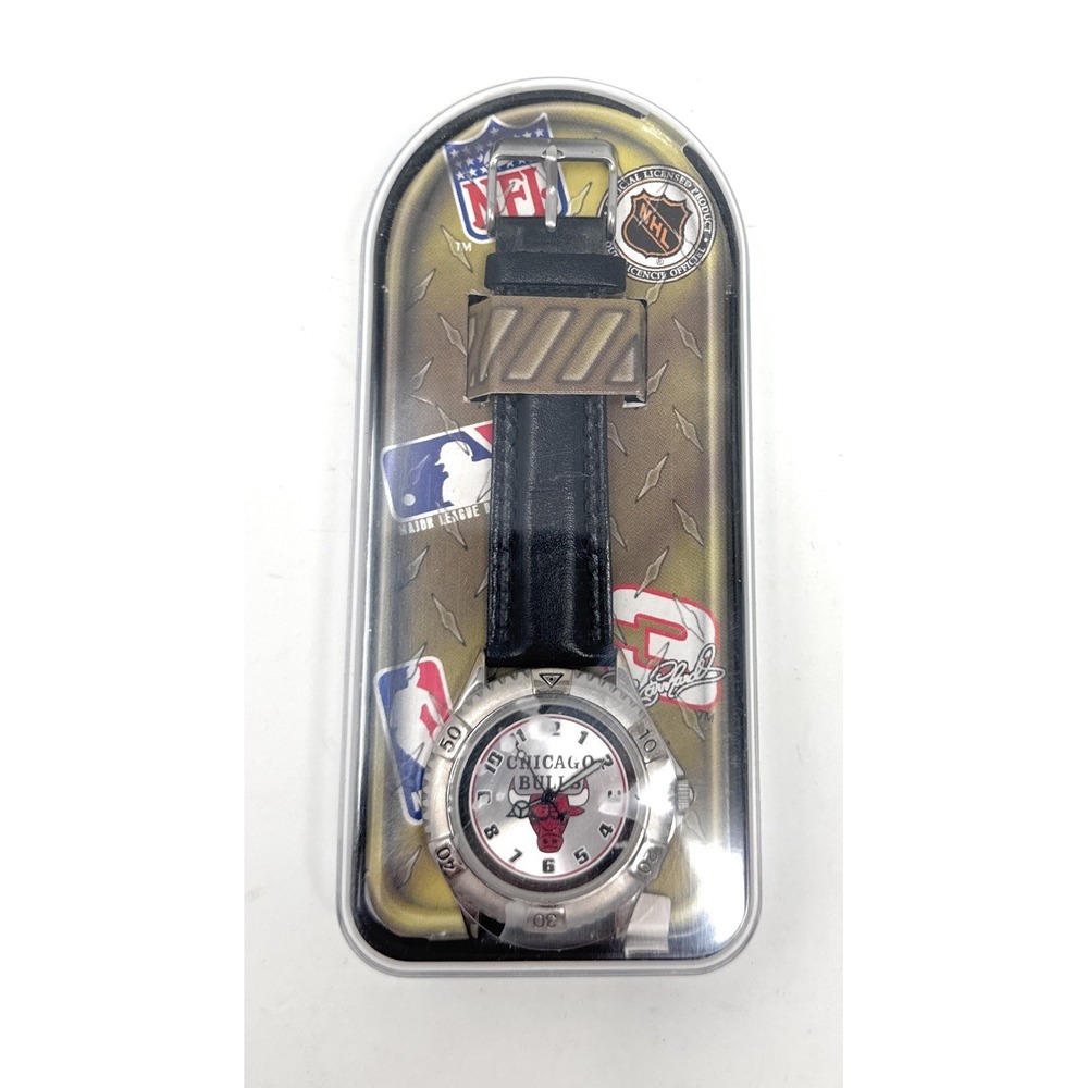 NFL Chicago Bulls Black Buckle Band 1998 Official NBA Analog Watch In Box